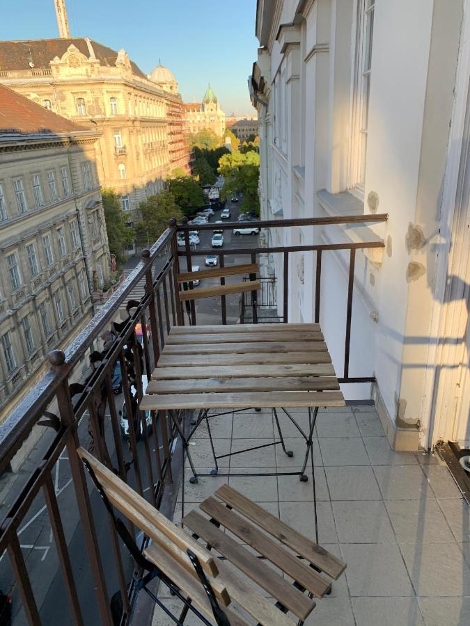 Real Apartments Zoltán Budapest Esterno foto