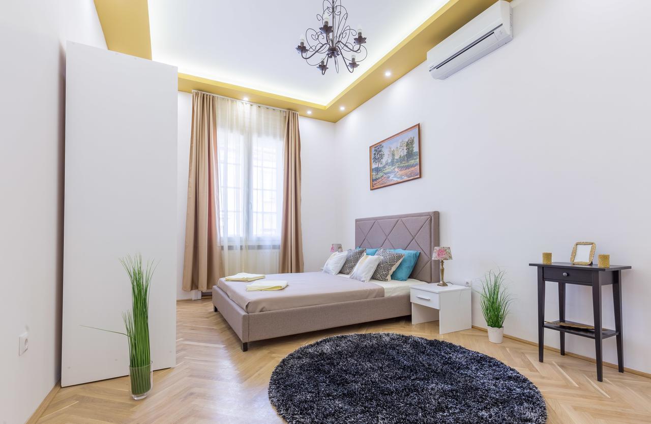 Real Apartments Zoltán Budapest Esterno foto