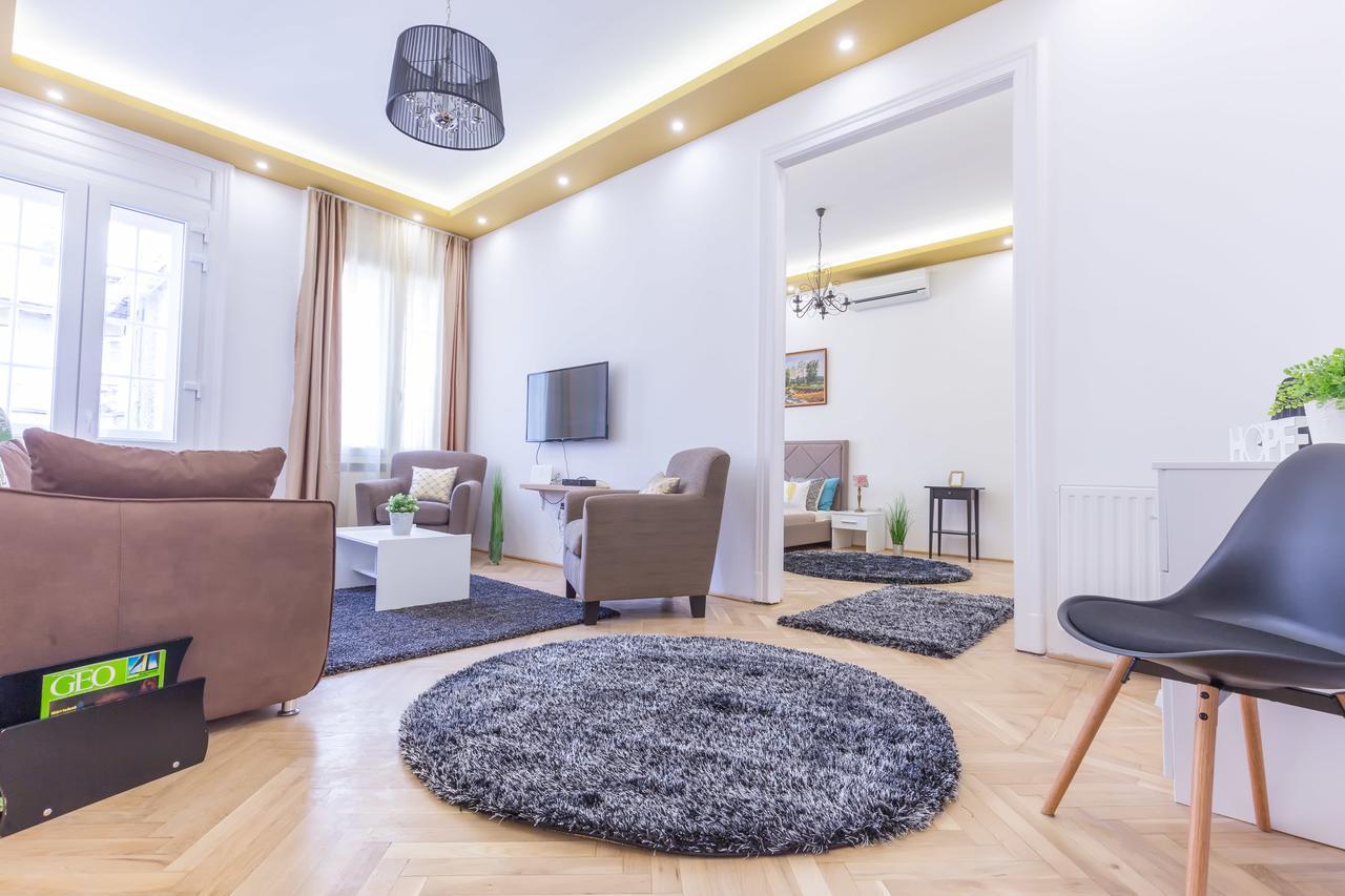 Real Apartments Zoltán Budapest Esterno foto