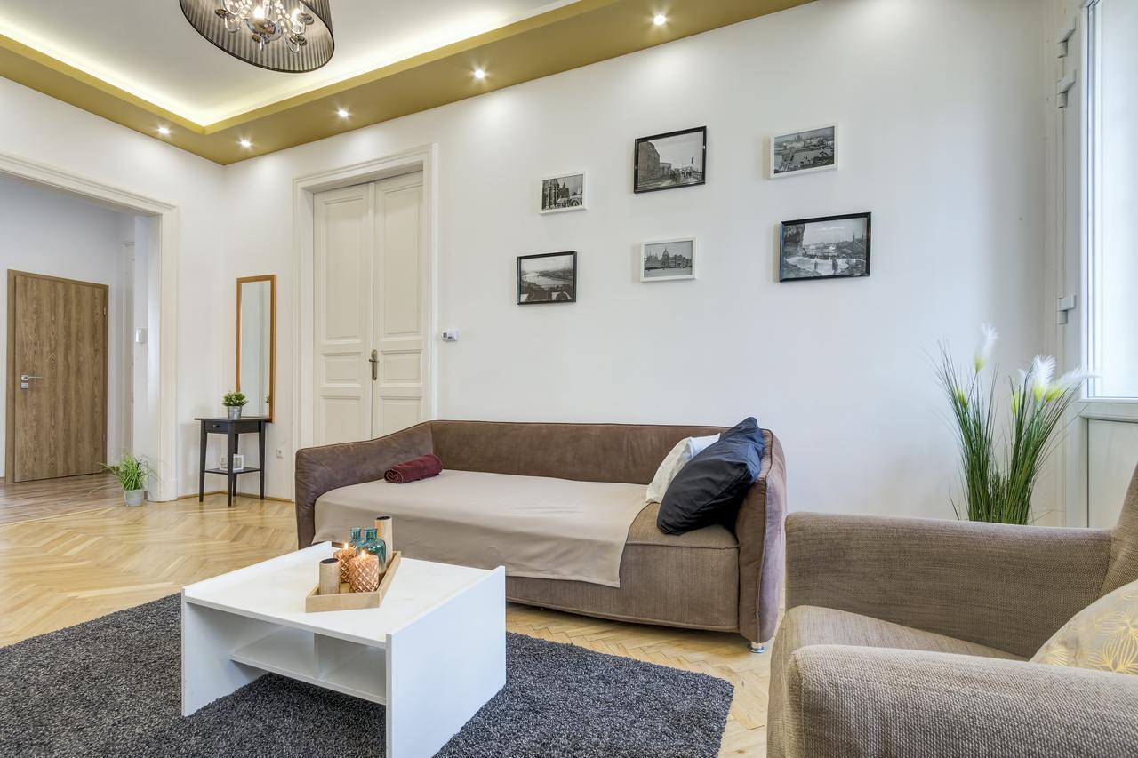 Real Apartments Zoltán Budapest Esterno foto