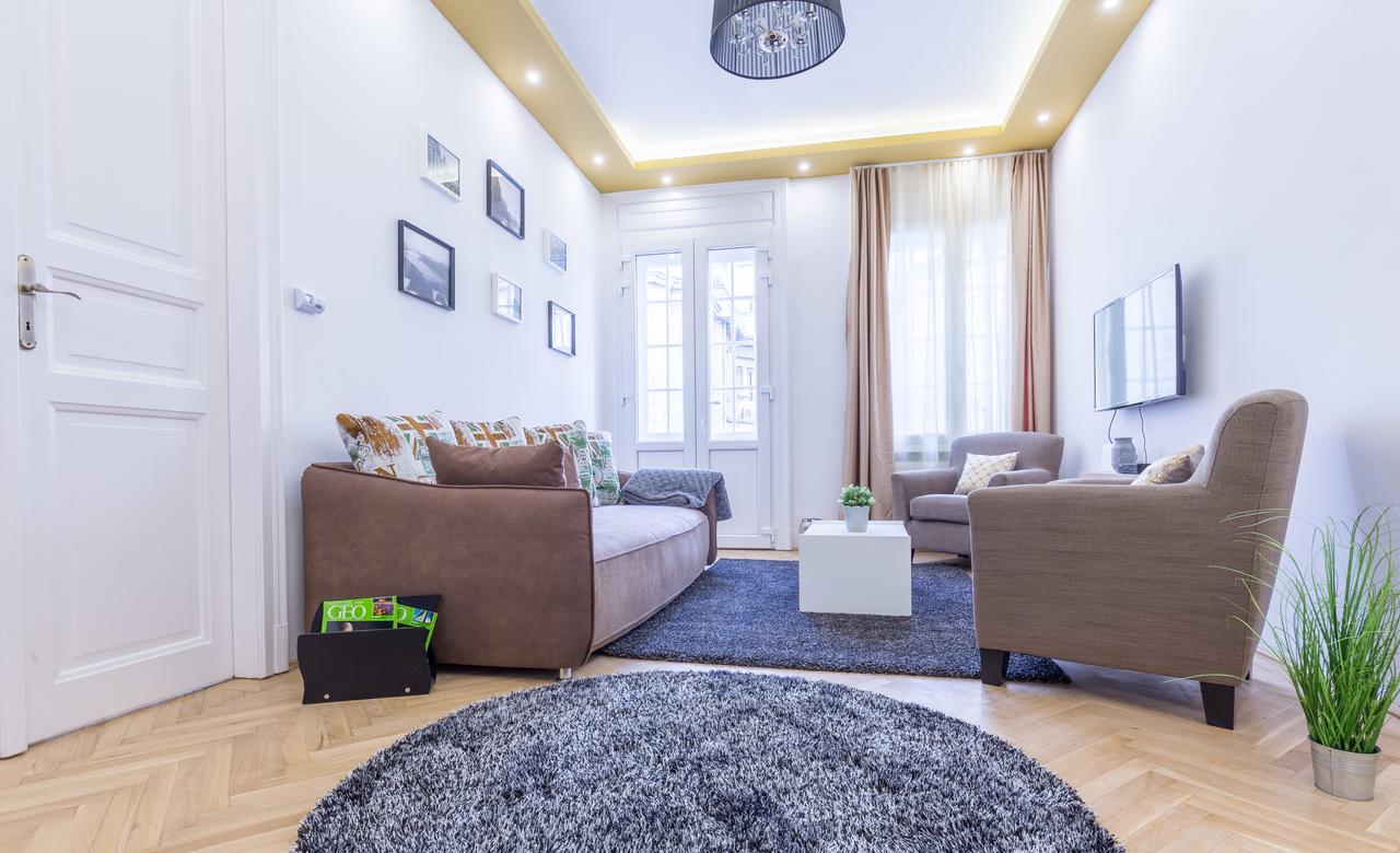 Real Apartments Zoltán Budapest Esterno foto